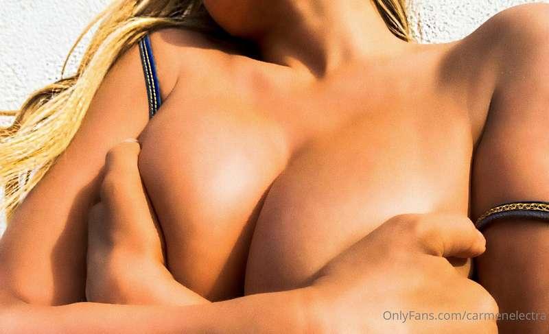 titty Tuesday 🍒