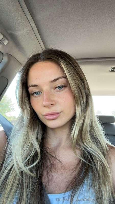 I can't taste my lips, could you do it for me?😋🤤
