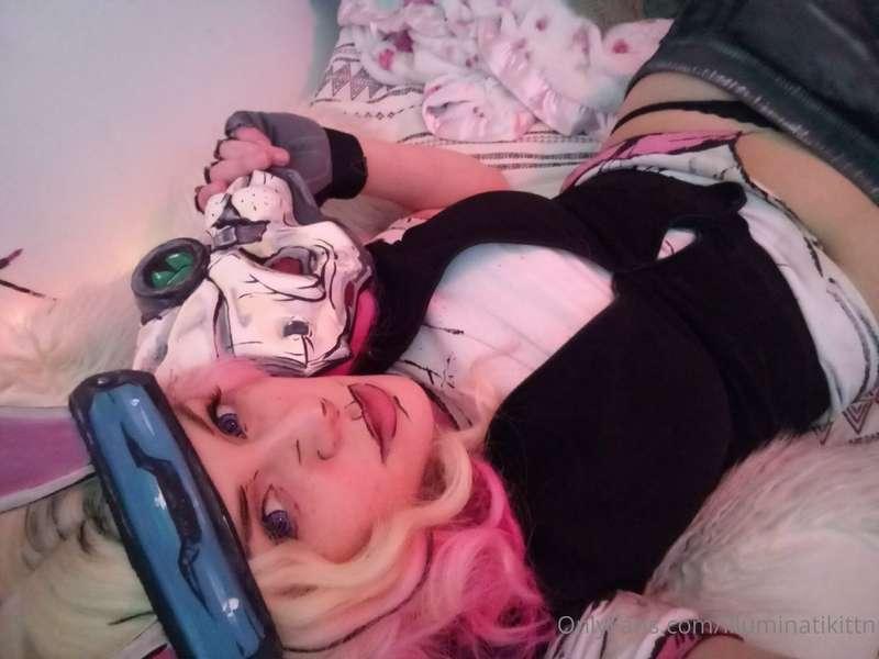 have some very old tina selfies! fun fact: this was at the b..