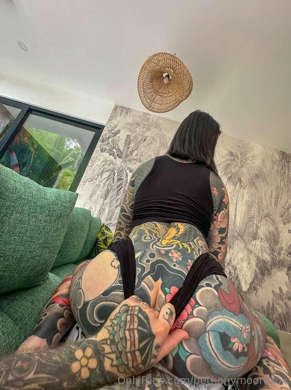 Pull them to the side and put your tip in 🍆