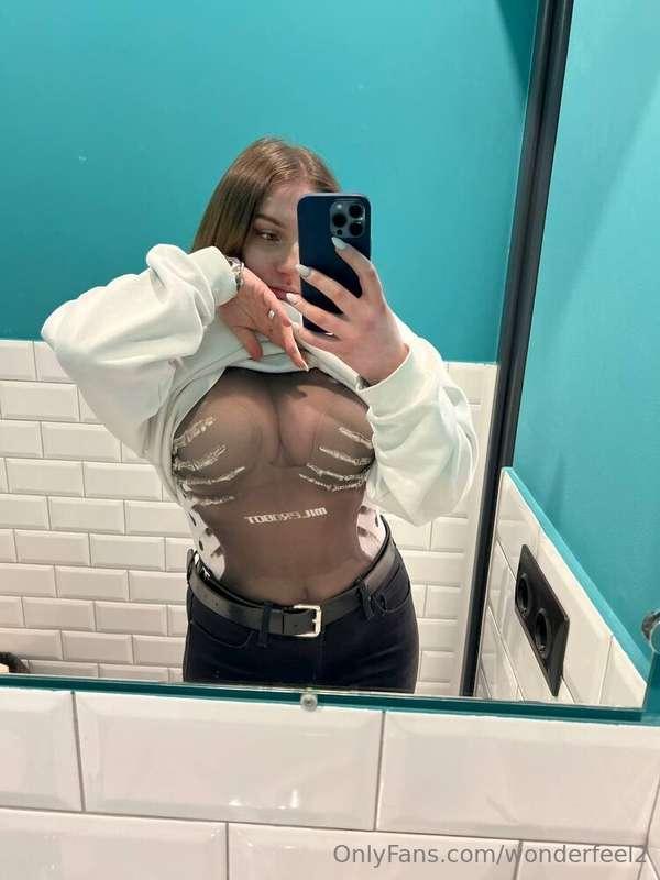🍓@lil_sofi🍓Take a look at 🍭 @lil_sofi🍭-the way to enjoy the ..