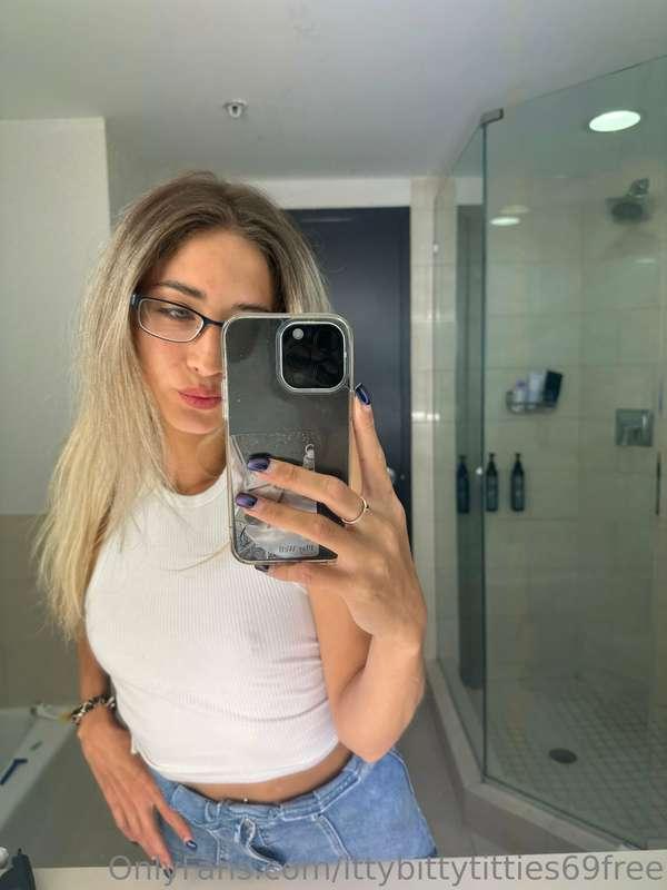 ittybittytitties69free image #0
