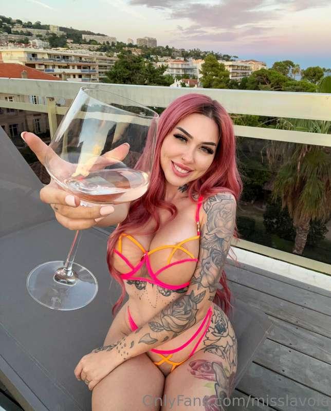 BUY ME NEW LINGERIE 😈
*achète moi une lingerie* 

Tip $30 an..