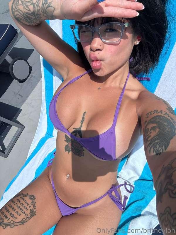 Working on my tan lines for you 😈