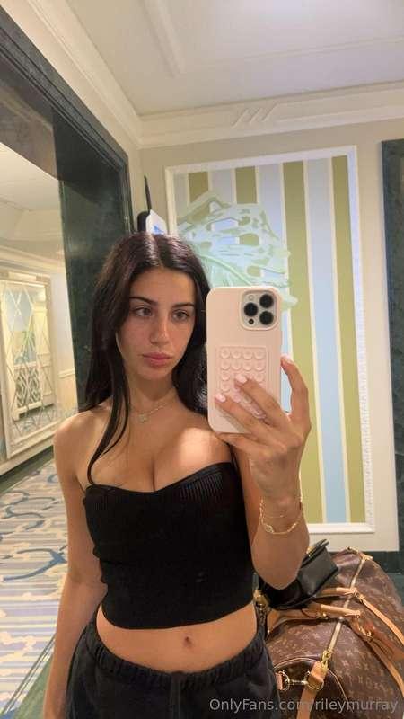 mirror selfies are better 😏