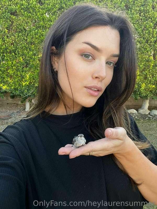 Channeling my inner Snow White this holiday season 🥰