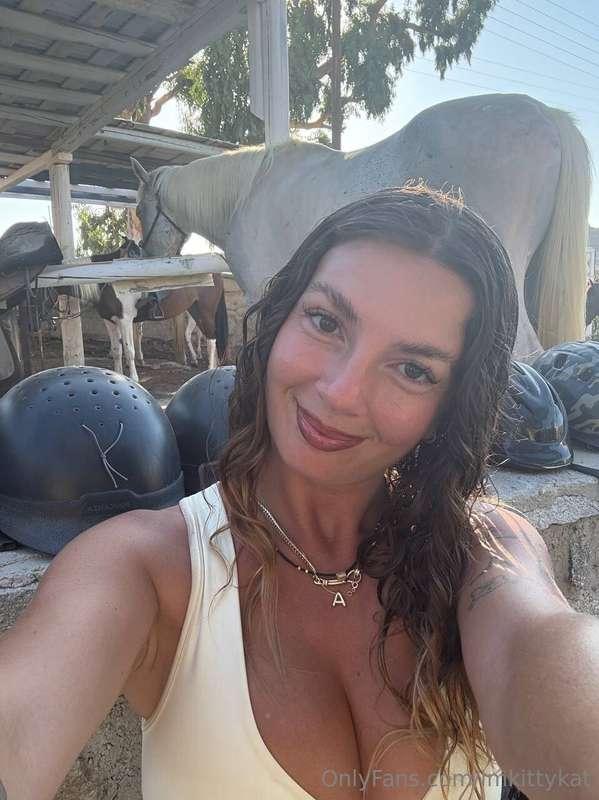 Who wants to me doing an Equestrian? 😘