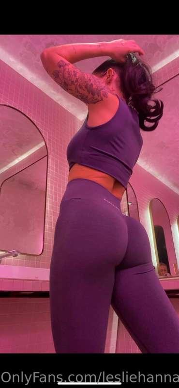 With an 🍑 like this I could be your 🏆 wife