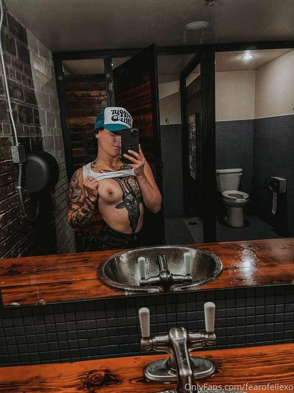 HAPPY FRIDAY FUCKERS ♥︎☻︎☠︎︎ What is everyone’s plans this w..