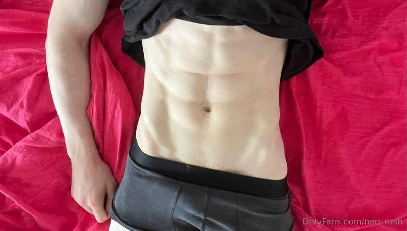 prefer 🍌 or 🍑?