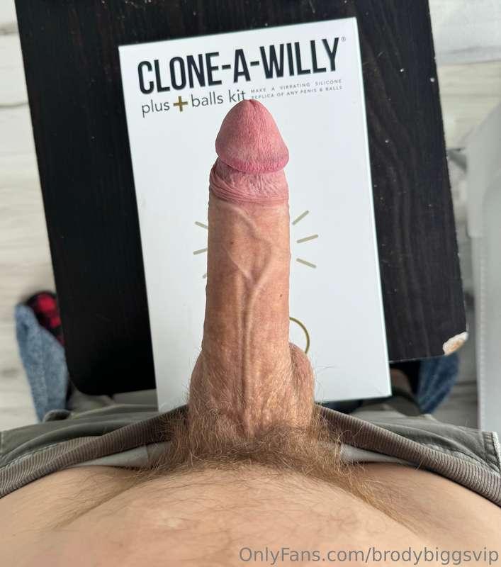 Who wants it 🍆