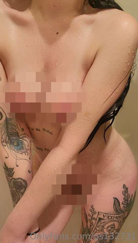 Cum shower with me😍 watch me get all soapy and wet🫧💦🥵 my ass..