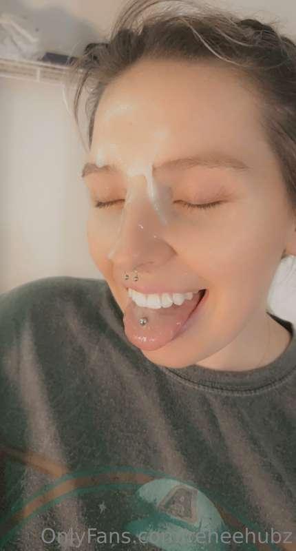 Cum on my face 😳