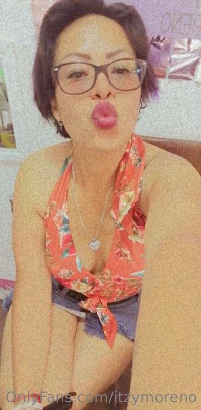 Te invito a conocerme más íntimamente, juguemos por chat, so..