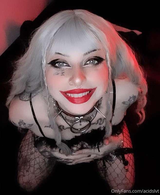 Rare smiles from ya master and booty ;)