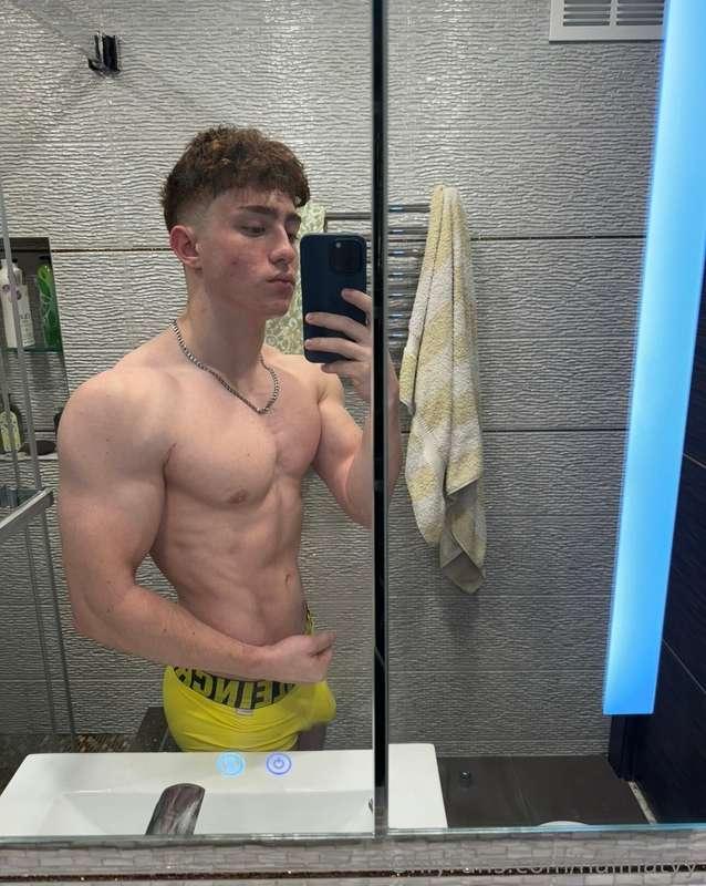 One secret quickie in the bathroom, show me that you're for ..