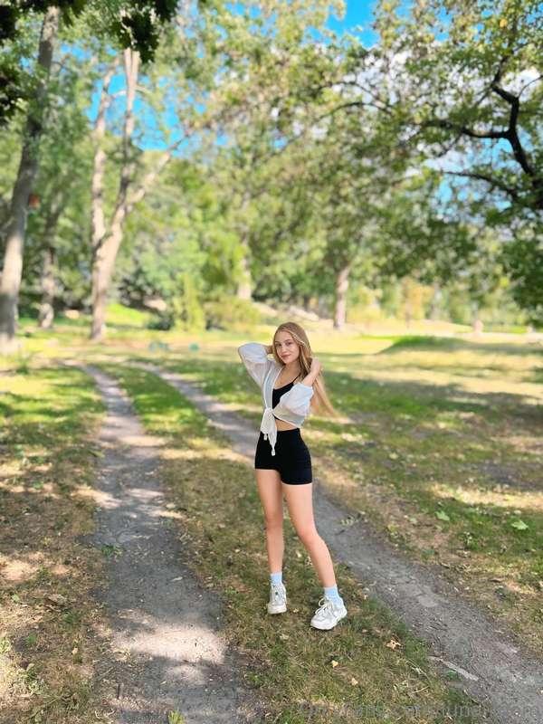 strolling ❤