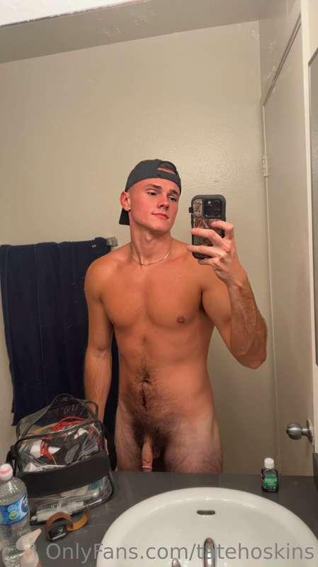 howdy 👋 
currently in LA! Going to post a little something e..
