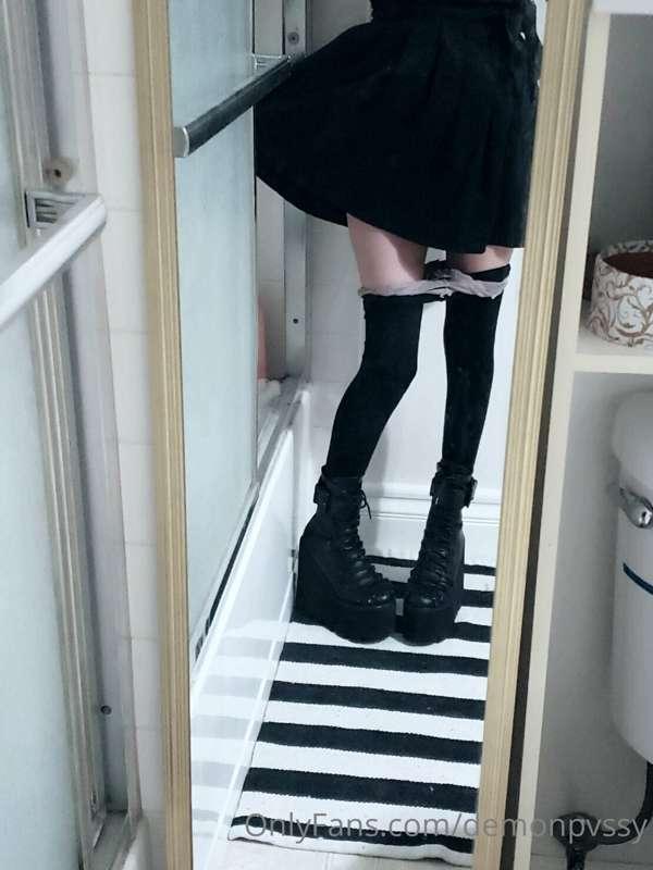 Oops mahh tights slipped ;3