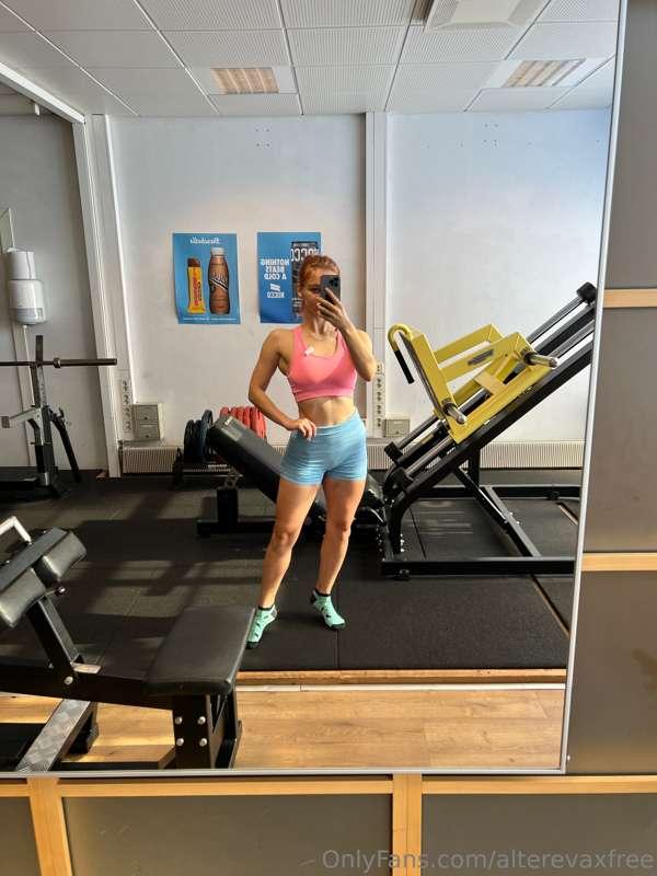 The gym is the place where a new version of you is born 🔥 Yo..