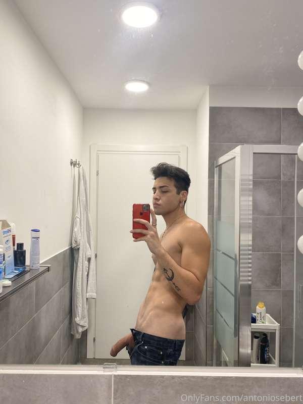 My soft dick is still huge??? 😭