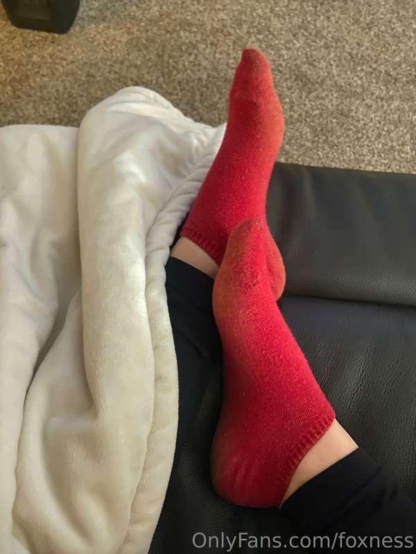 I’m always so fond of how my feet look in these red sockies.