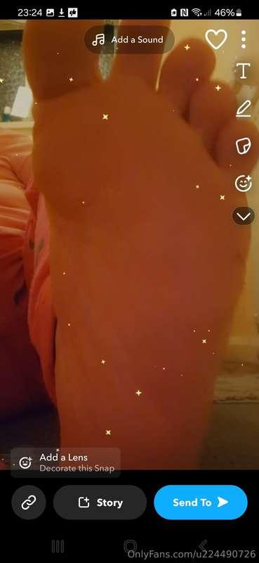 U want to suck my toes? X