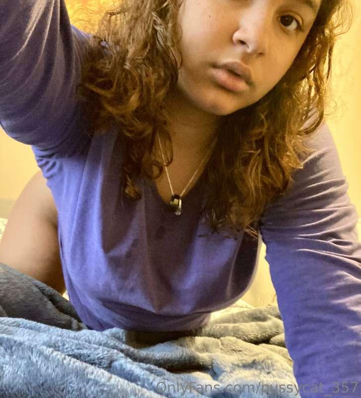 Give the pretty little pussy a kiss for good luck 😉
