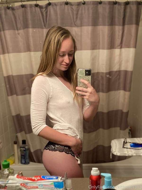 Come play with this hot ass wife❤️ I can’t wait to taste her..