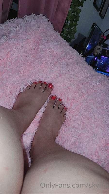 For all my Feet Lovers 💋 I got a nice pedicure 2 days ago. P..