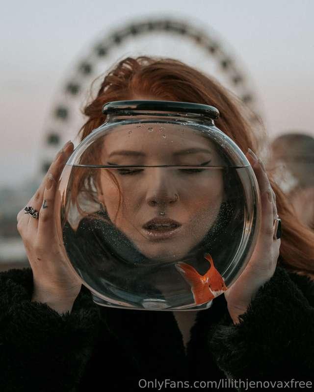 We're all in our own little fishbowl 🐠🎡

Photography by Kam ..