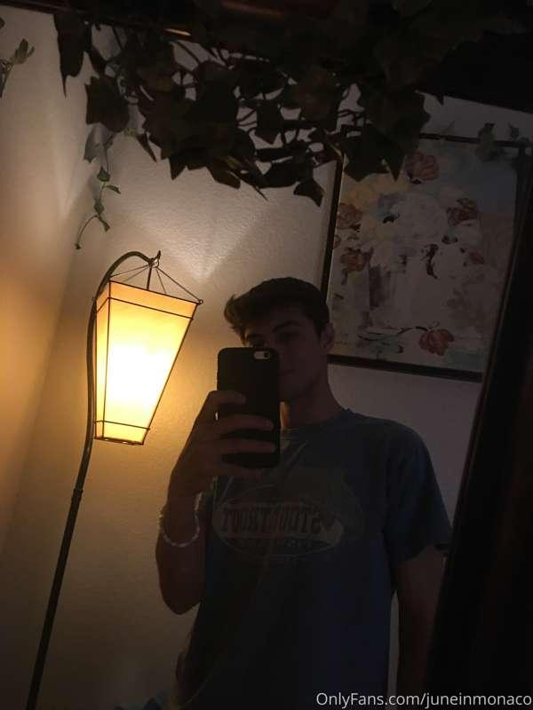 Hey guys just want to say that’s for subbing appreciate ever..
