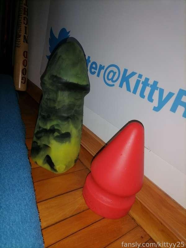 2 toys soft new 😍 its big 😁
