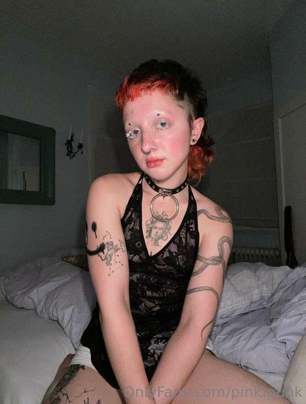 I want you to put the leash in the collar and fuck me in my ..