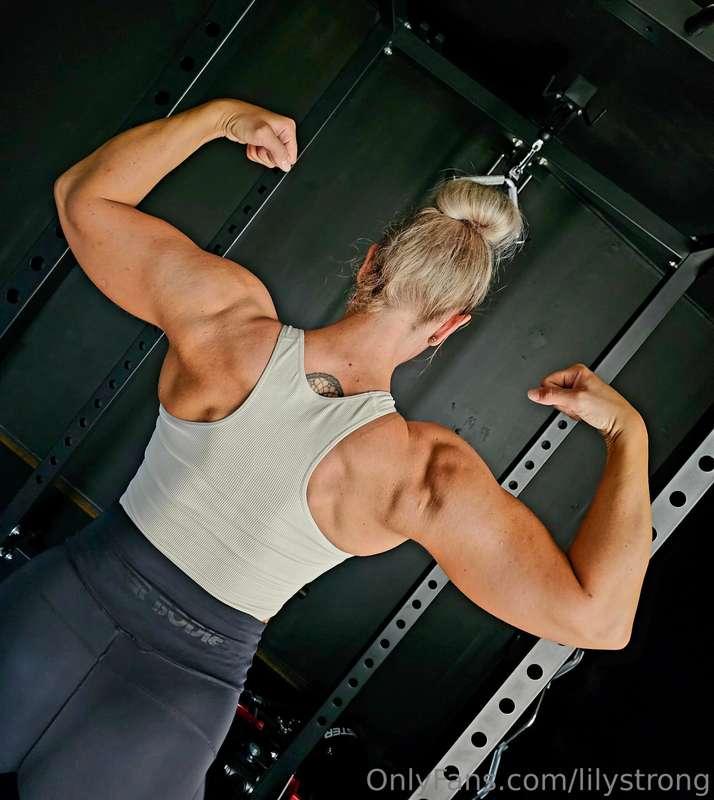 After a quick little arm session 😊 Biceps and shoulders are ..