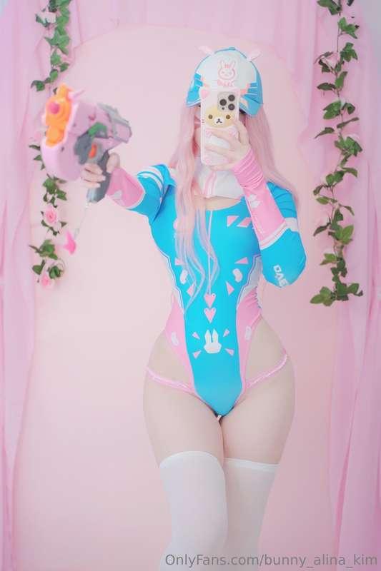 which one of my D.Va cosplays did you like more???