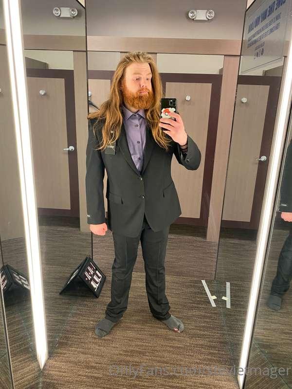 I haven’t bought/worn a suit since 2014 also ignore the hole..