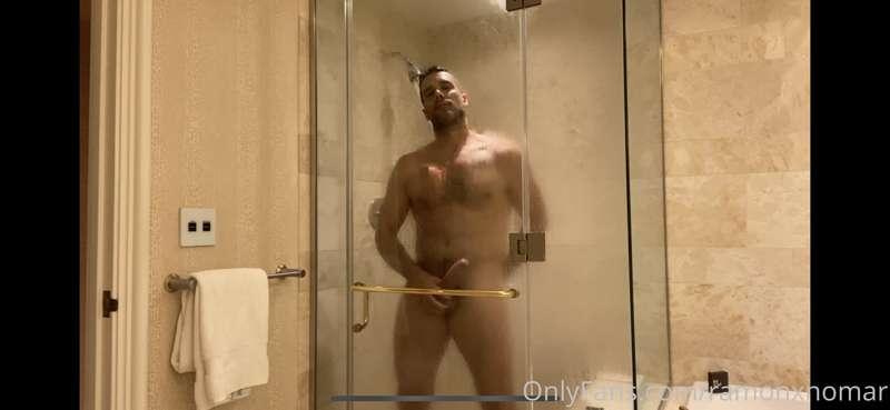 Would you like to join me for a naughty shower? 

Te gustarí..