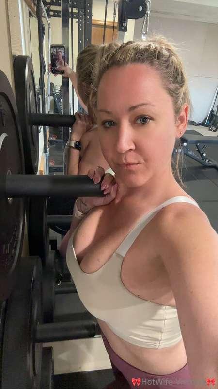 I’ve been slacking when it comes to my workouts.. time to ge..
