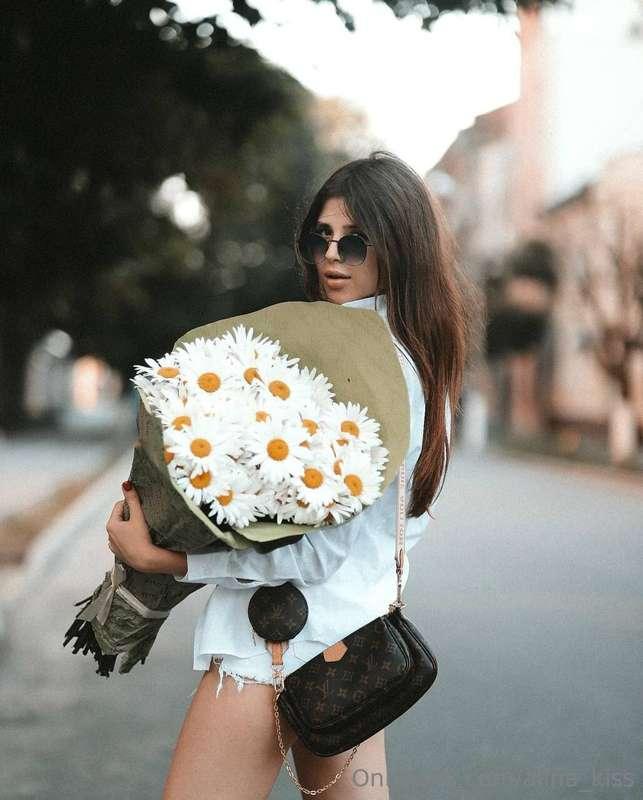 To continue the sunny mood of yesterday 🌞✨... I bought mysel..