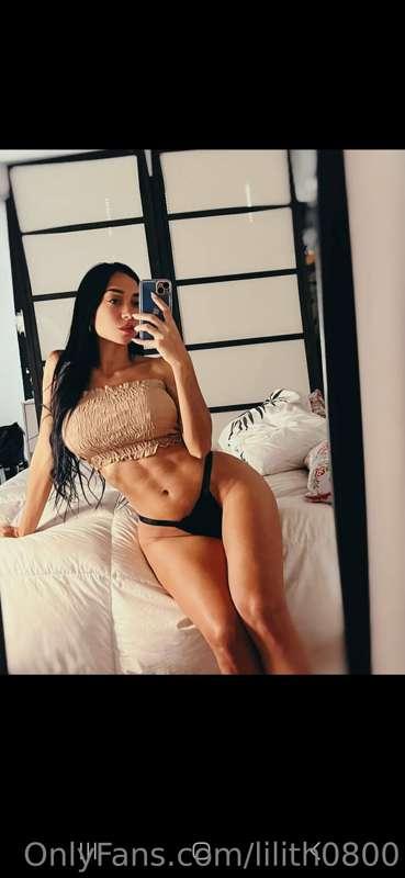 Sweet blond baby @azul520 gonna show you all her talents😏

S..
