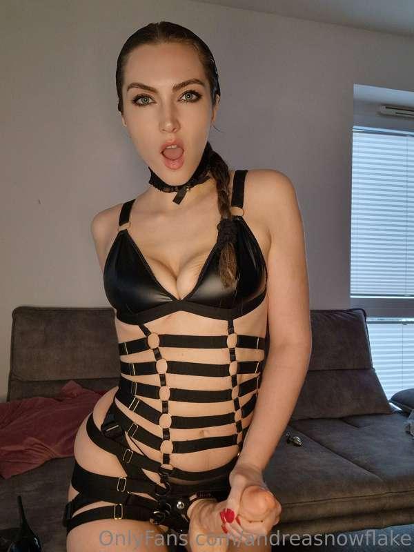 Make sure the mistress Andrea  enjoys your slave ass ! 🫵🏽🔞⭕️