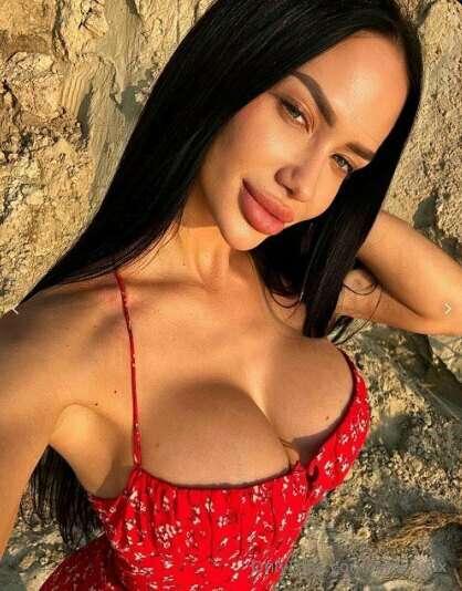 Look how flexible she is 🥵🥵
@beauty_gymmast #advertising