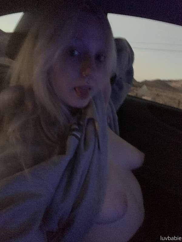 i’m fun on road trips 💓