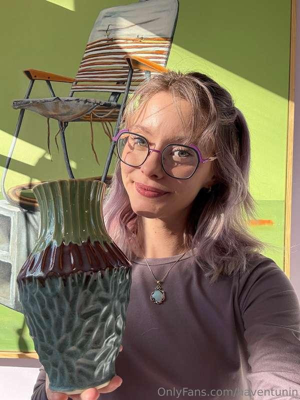 Your favorite potter is here to brighten your day! 💗