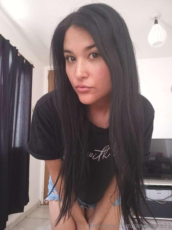 Call me your doll 💋 Available for Fetishes, video calls and ..