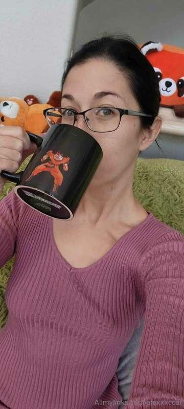 **Good morning** 💕

*What do y'all like to drink in the morn..