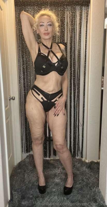 give it to me, im worth it 🤭