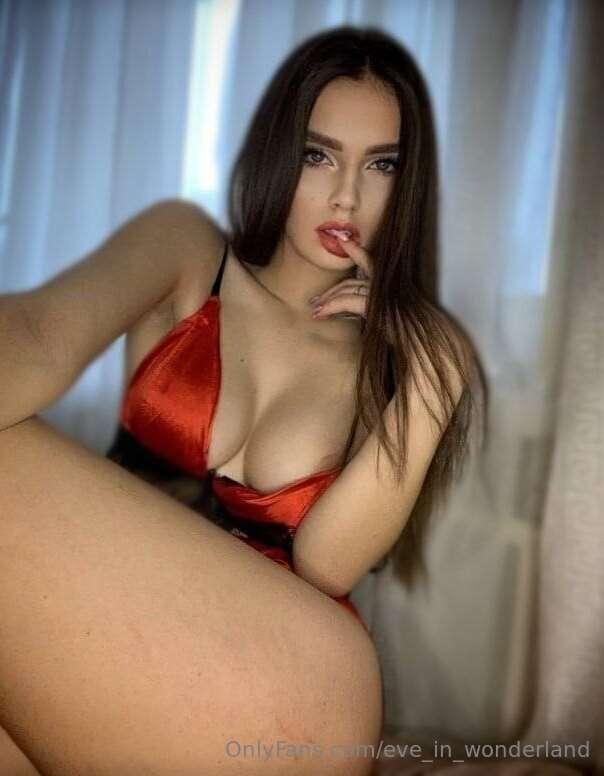 🔥This babe is a real hurricane here🔥 She wants your toy betw..