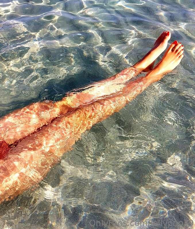 I would like to see you kissing my feet in the water, not ca..